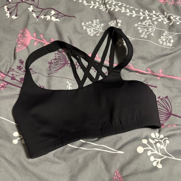 Lululemon sports bra size 6 B/C cup - Picture 2 of 3